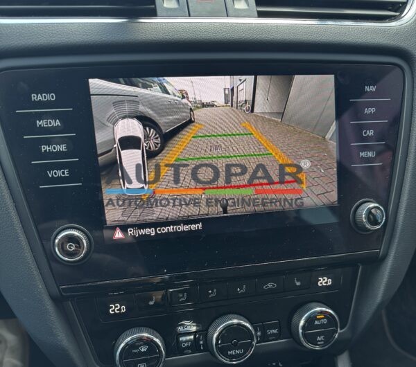 Achteruitrijcamera Skoda Octavia 2017 facelift model - Afbeelding 3