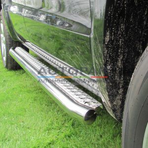 VW Amarok Sidebars met treeplank opstap