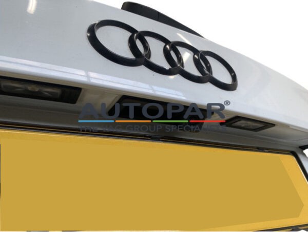 Audi logo Zwart achterklep origineel Audi A3 closeup