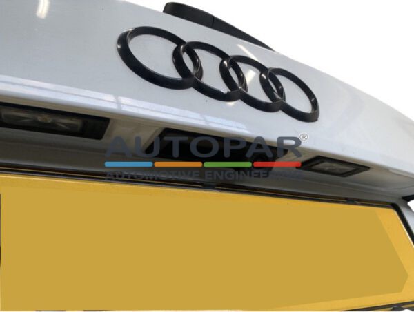 Audi logo Zwart achterklep origineel Audi A3 closeup