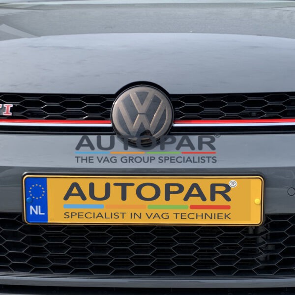 Zwart logo Volkswagen Golf 7.5 voorzijde voor sensor