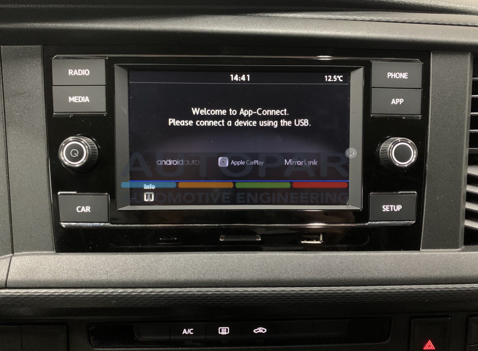 Volkswagen Transporter T6.1 Apple Carplay Android Auto radio VW T6.1