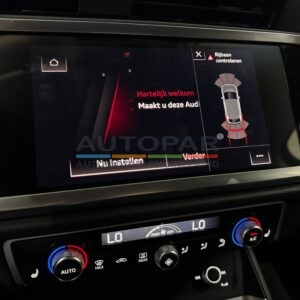 Audi Q3 F3 parkeersensoren display beeld